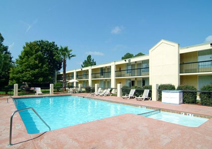 Quality Inn Savannah Midtown 04.[1]